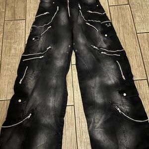Stylish Black Men's Jeans with Zipper Accents